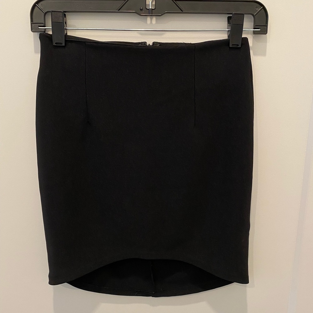 Black mini pencil skirt